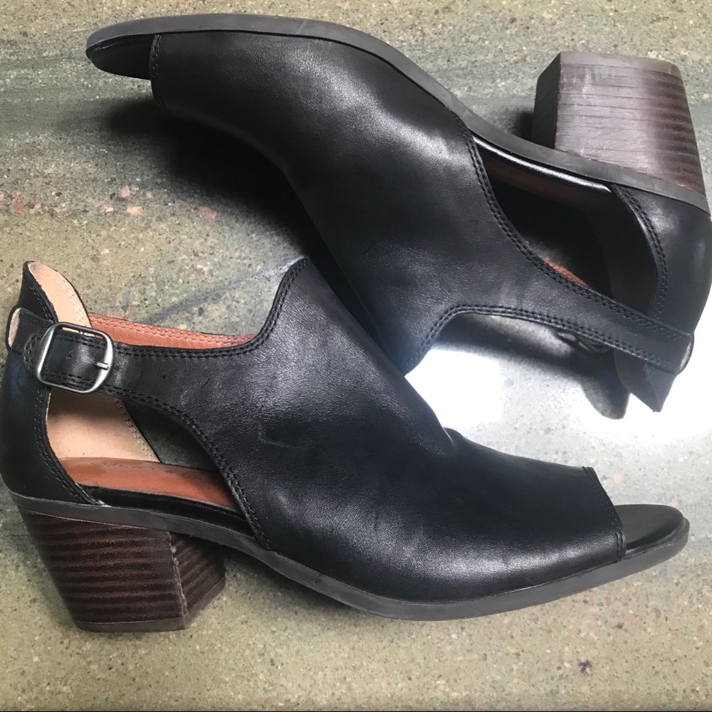 Lucky brand shoes. GUC size 9.